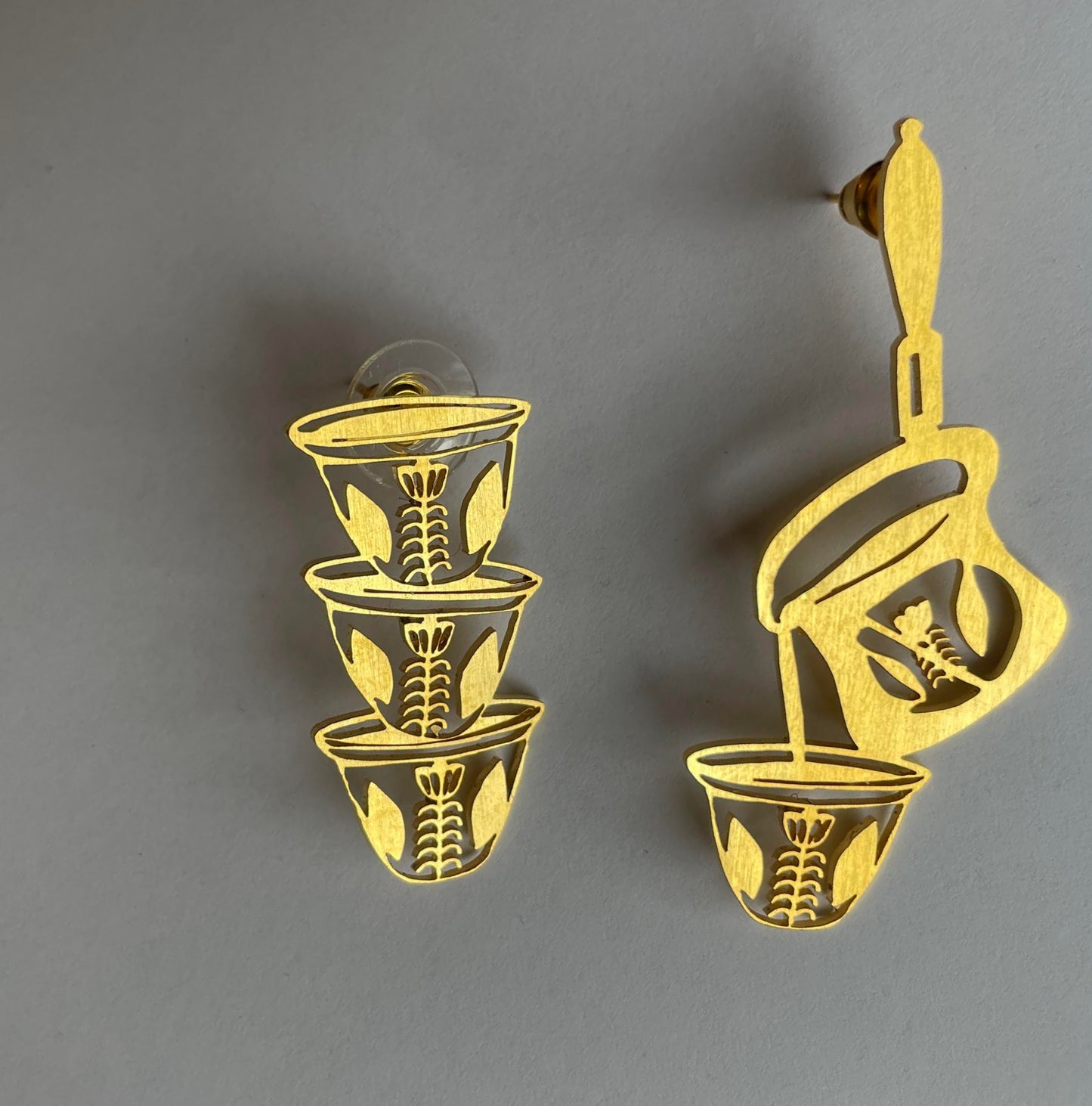 Coffee Shaffeh and Rakweh earrings pair